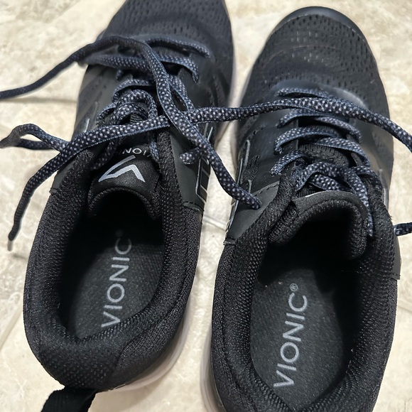 Vionic Sneakers - Picture 4 of 5